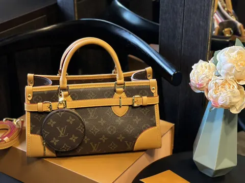 Louis Vuitton Crossbody
