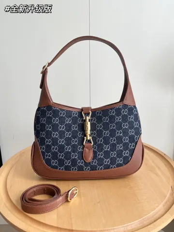Gucci Jackie