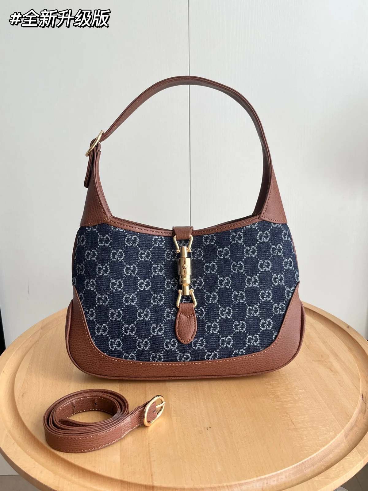 Gucci Jackie