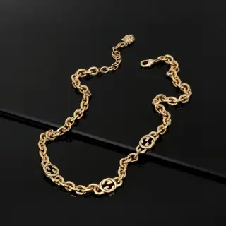 Gucci retro distressed necklaces Choose a few pieces of jewelry to embellish your beauty. I