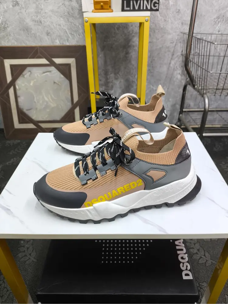 DSQUARED2 casual sports shoes are on sale at the same time in Z cabinet