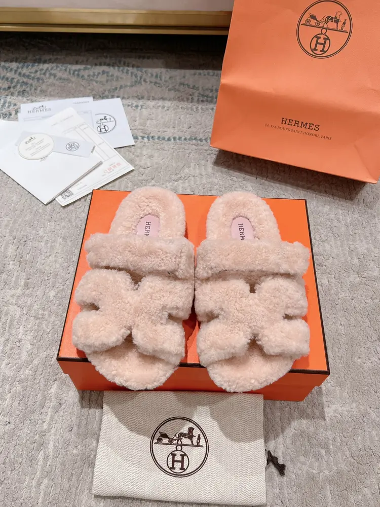 Hermès fur and leather curly fur Shoes