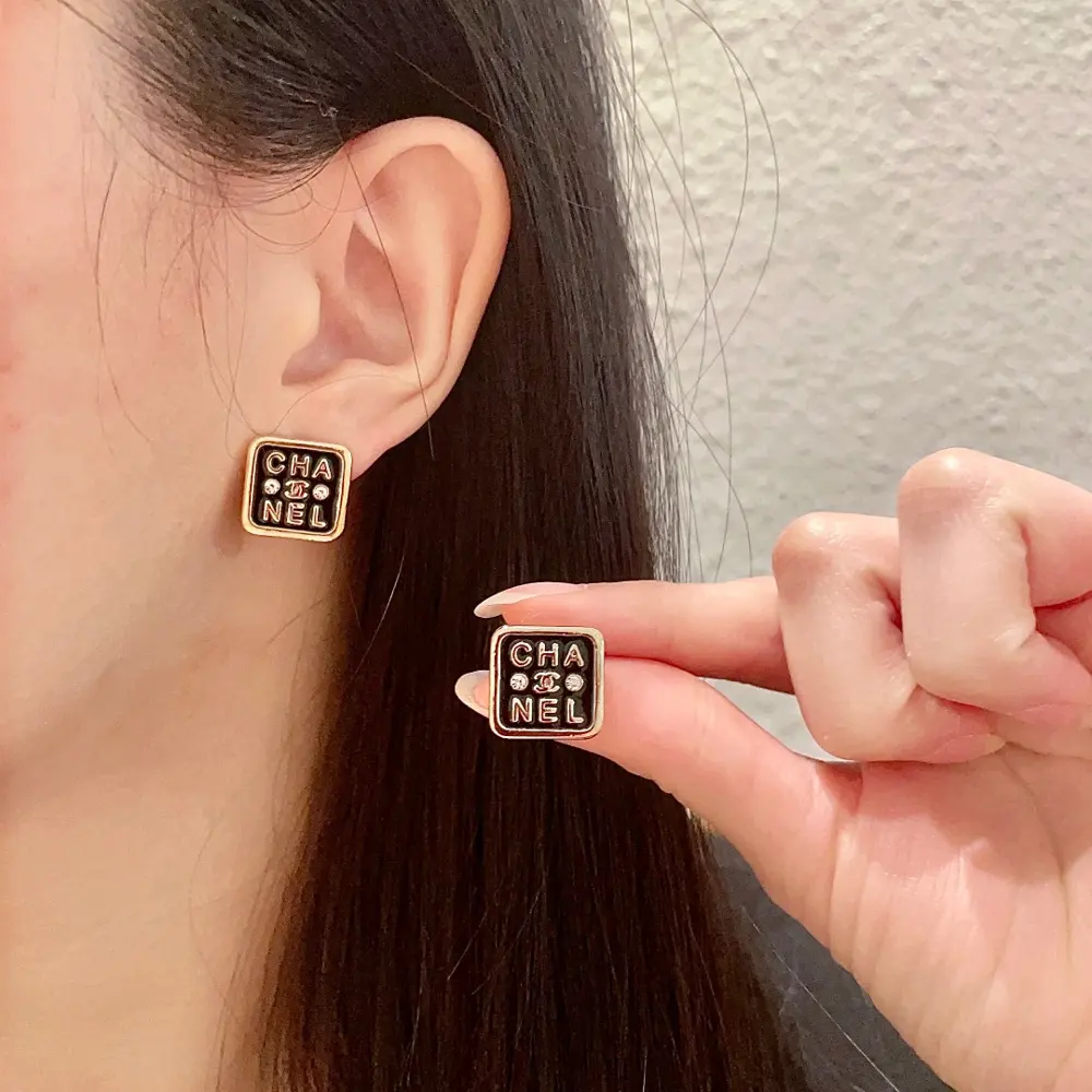 Chanel second-hand earrings