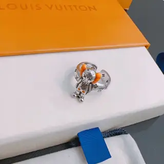 Louis Vuitton ring