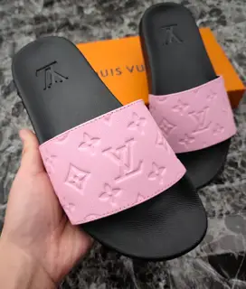 Louis Vuitton slippers