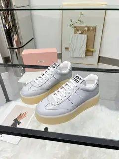 Miu Miu Miu casual white shoes are so beautiful