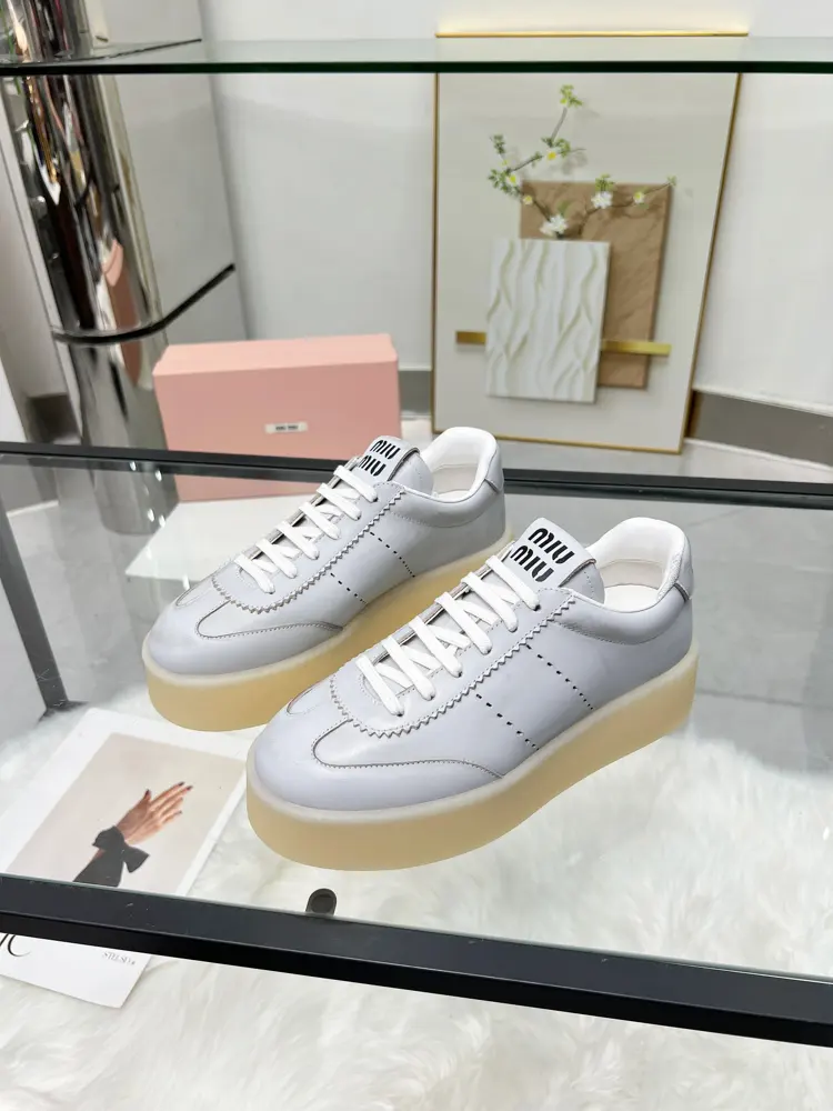 Miu Miu Miu casual white shoes are so beautiful