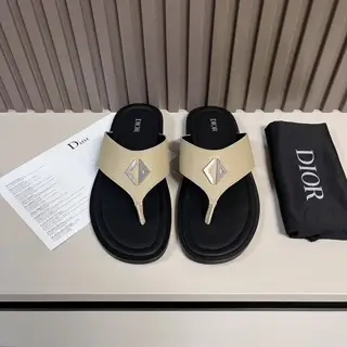 Dior Aqua sandals are elegant yet casual. The cross-strap design is reinterpreted in Dior