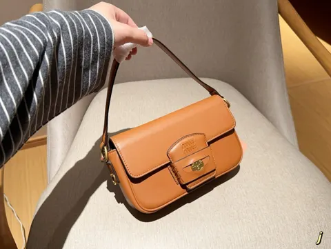 MiuMiu Hobo
