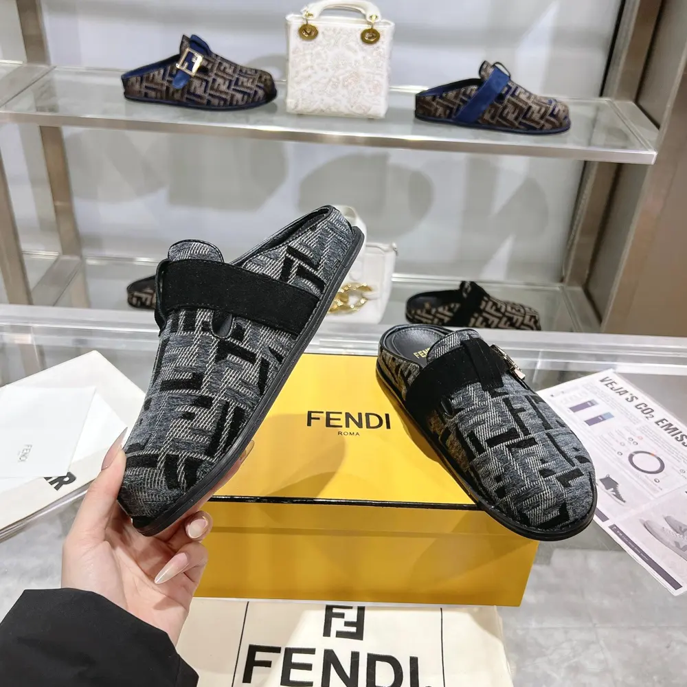 Fendi flat half-covered slippers