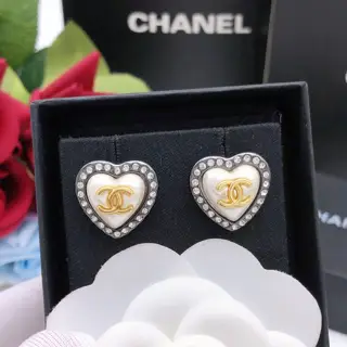 Chanel resin heart earrings