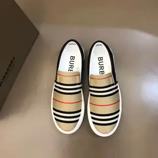BURBERRY classic low-top sneakers