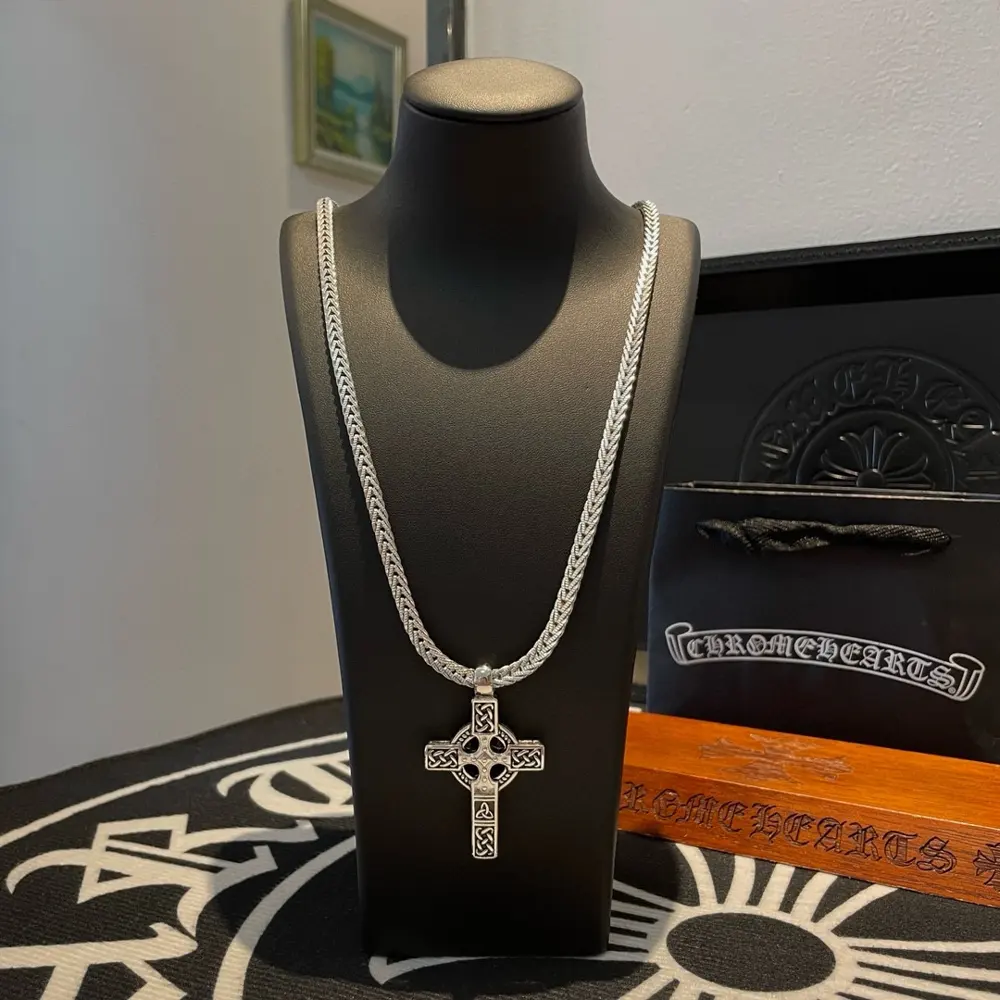 Chrome Hearts Classic Vintage Fishbone Necklace Cross Pendant