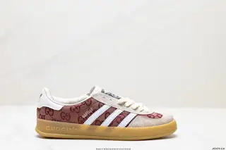 Adidas x GUCCI heavyweight joint venture uses the clover logo and the iconic three-bar 707864