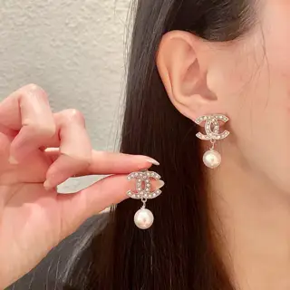 Chanel second-hand earrings