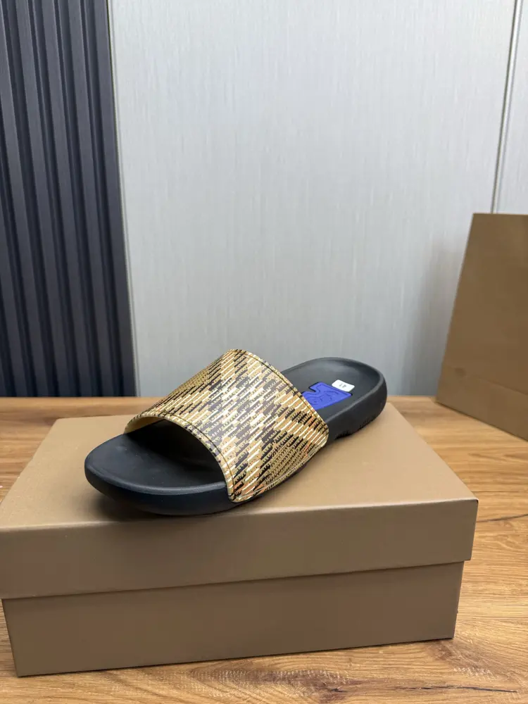 BURBERRY Slippers Original Material