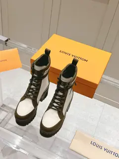 Louis Vuitton classic high-heeled Martin boots