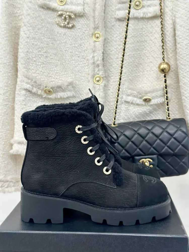 Chanel color-blocked lace-up snow boots Martin boots