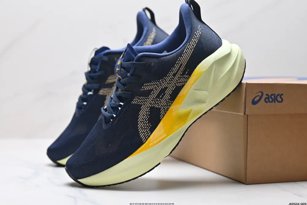 ASICS NOVABLAST 5 LE Lightweight Running Shoes 1011B974-100