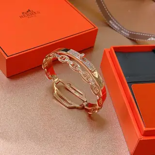 Hermes bracelet It really tests the craftsmanship of the master. To ensure the details are
