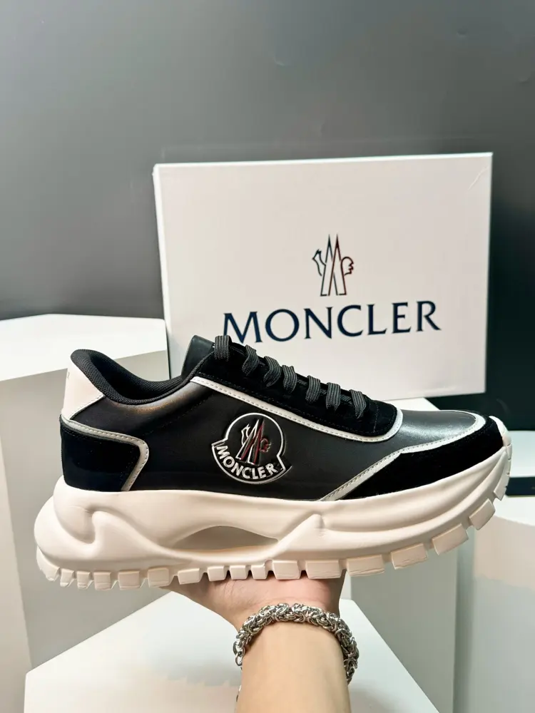 Moncler outdoor lace-up sneakers are comfortable and non-slip