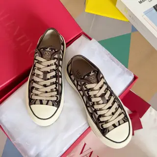 Valentino logo monogram thick sole canvas shoes couple style casual sneakers skateboard