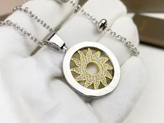 Bvlgari Diamond Rotating Sun Necklace Hot Wheels Necklace Medium-length chain~Can be worn