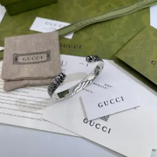 GUCCI tiger head silver bracelet
