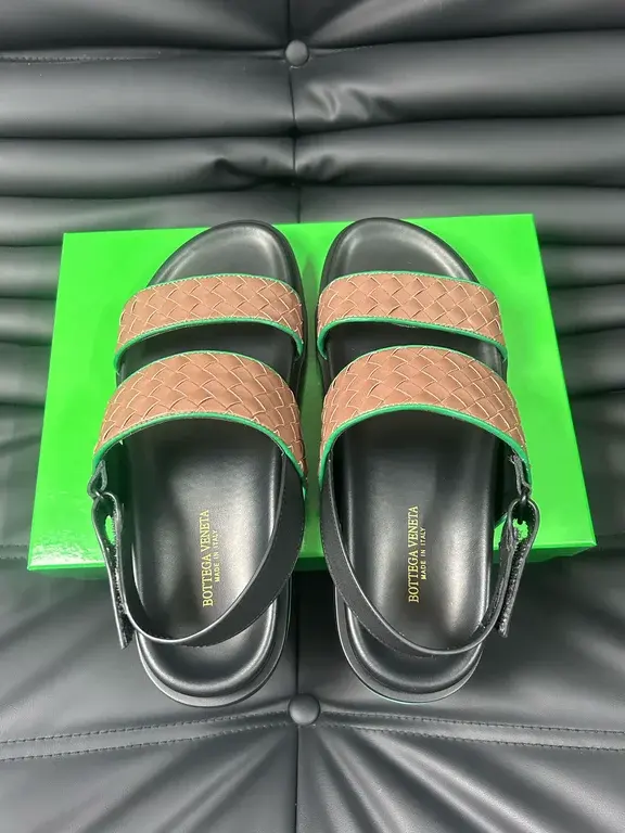 Bottega Veneta men’s spring and summer slippers
