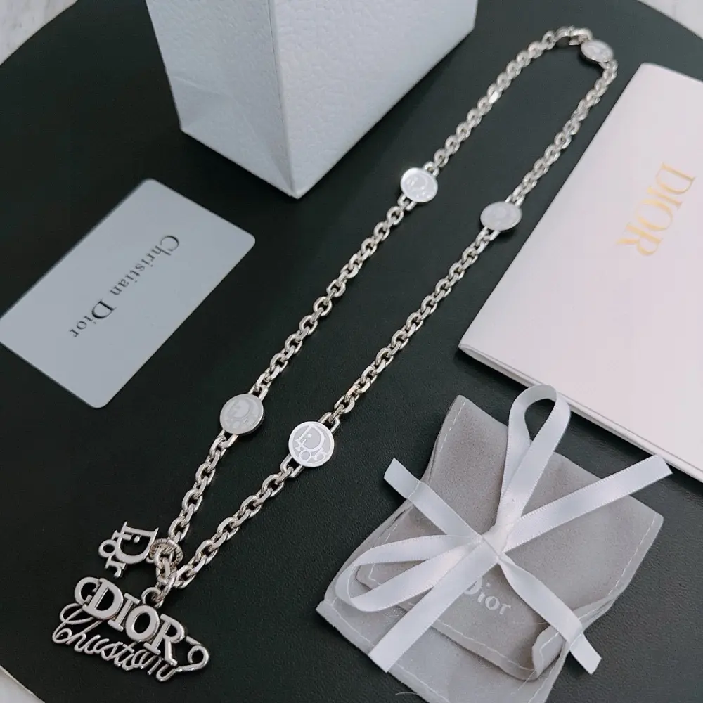DIOR New Dior necklace Original goods New counter model