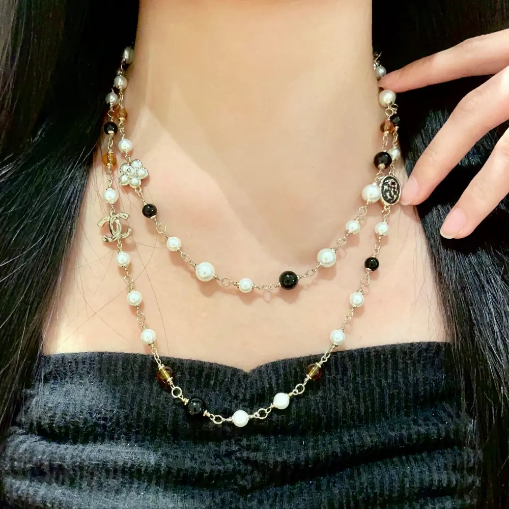 Chanel vintage letter sweater chain necklace