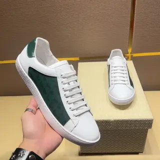 Armani 2024 new models are carefully crafted and set off the whole scene