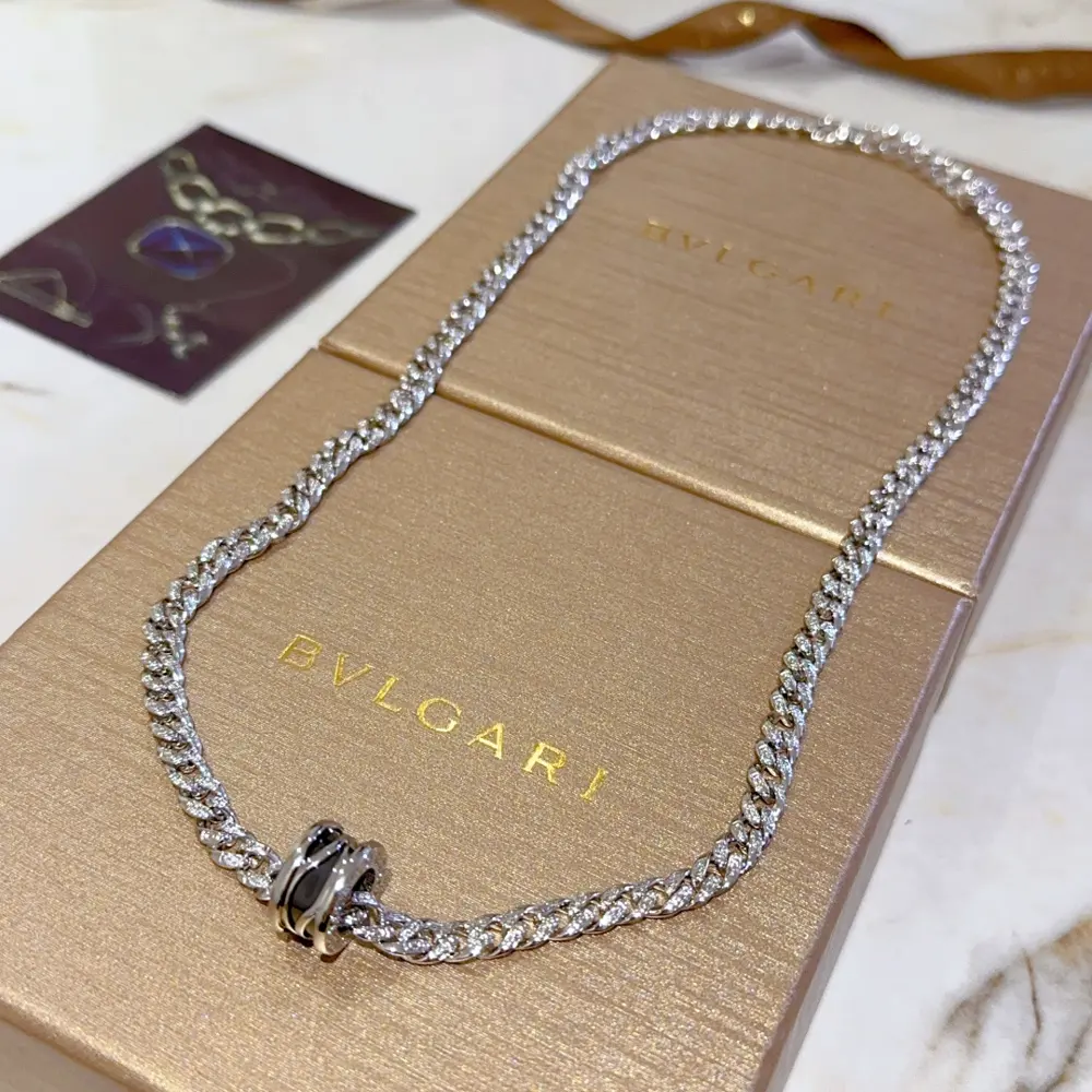 Bvlgari DIVAS’ DREAM series is in perfect condition and has invincible details. The unique
