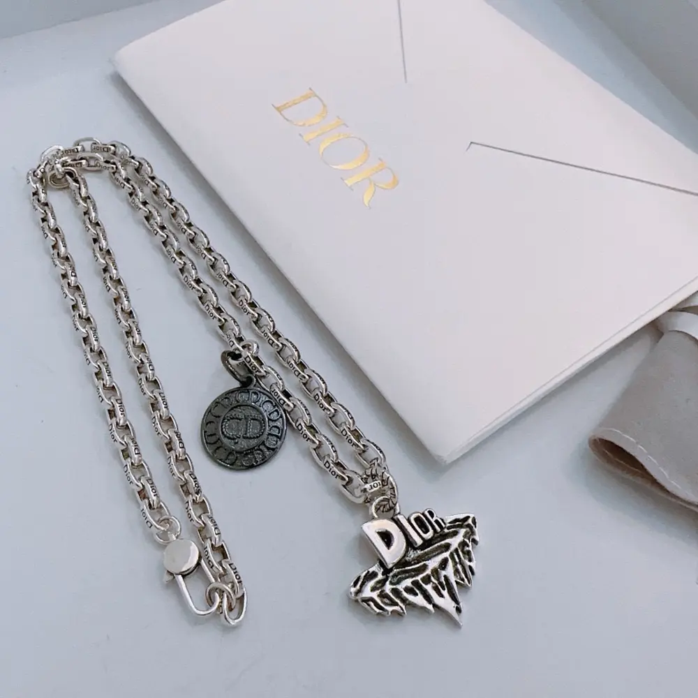 DIOR New Dior necklace Original goods New counter model Retro fashion must-have Men and