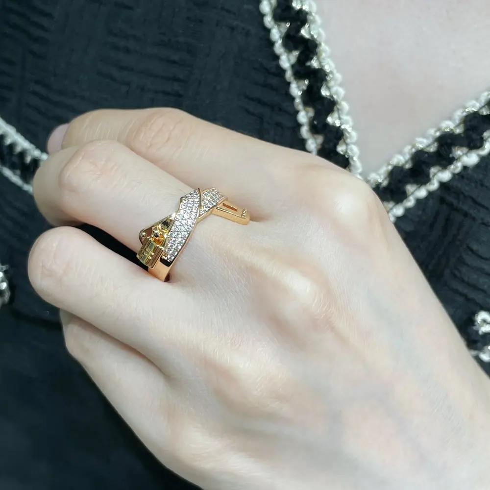 Hermès H lock ring Imported high carbon diamonds It really tests the craftsmanship of the