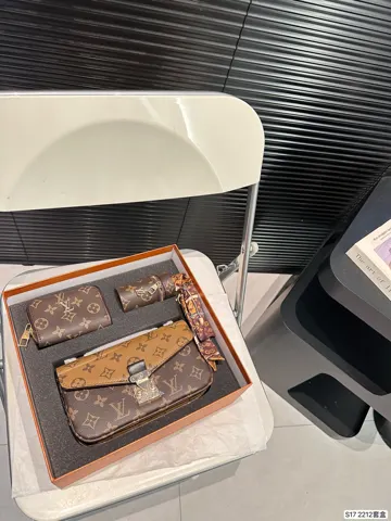 Louis Vuitton Wallet