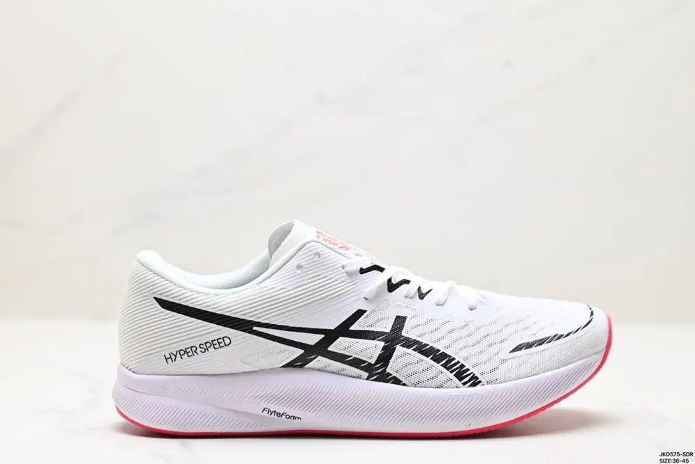 Asics MAGIC SPEED 3 stable running shoes have a double-layer jacquard mesh design on the 1011B701-100