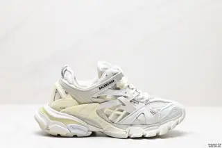 Balenciaga’s new 4th generation men’s and women’s shoes The new version