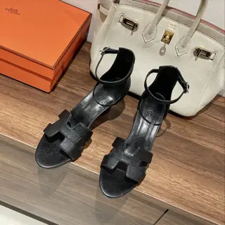 Epson Palm Print Series will continue the classics 2023 Hermès wedge sandals with new colors
