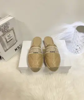 Dior flower embroidery fishing slippers