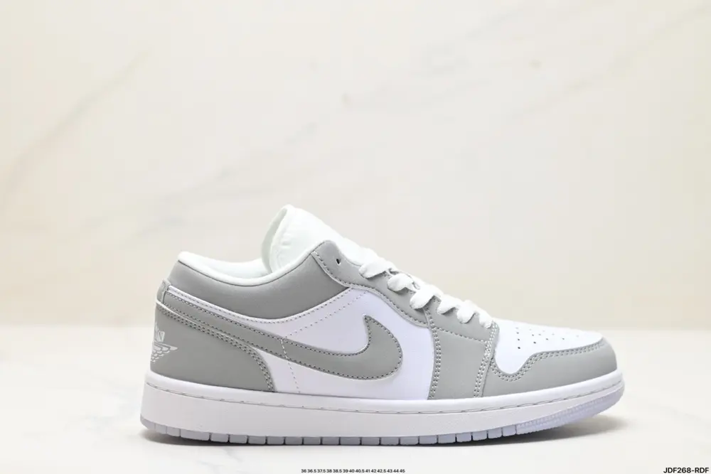Nike Air Jordan 1 Low Sneakers 553558-040