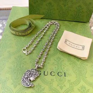The latest Gucci necklace 2024 has a higher grade chain. The same style as the stars. Anger