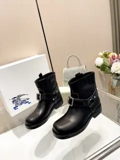 BURBERRY knight boots style uppers