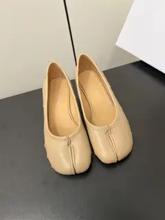 Maison Margiela mm6 split-toe shoes Tabi split-toe shoes