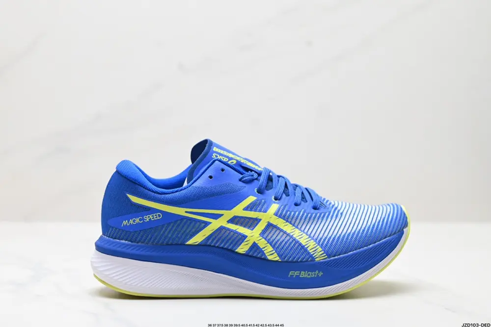 Asics MAGIC SPEED 3 stable running shoes have a double-layer jacquard mesh design on the 1011B703-400