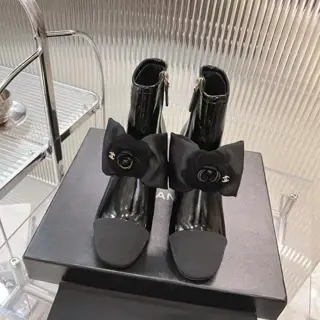 Chanel 2023 New Style | 23k Autumn and Winter Big Hit Catwalk Camellia Bowknot Boots Series
