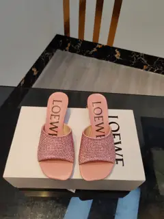 Women’s shoes