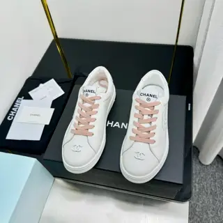 Chanel thick-soled panda sneakers