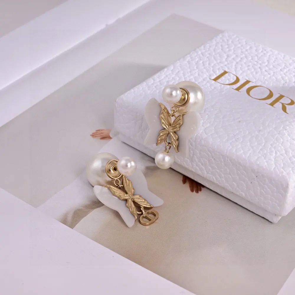 Dior earrings are new in the counter. They are so beautiful