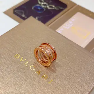 Bvlgari DIVAS’ DREAM series with rose gold in the middle and white gold on the edges